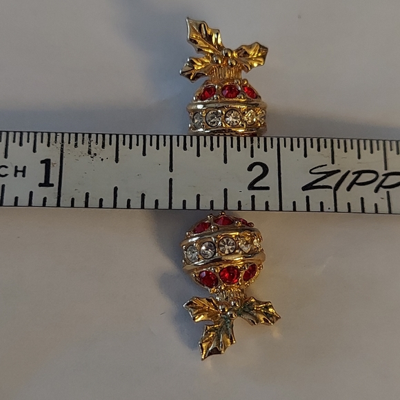 Avon Vintage Christmas Earrings - Picture 10 of 10